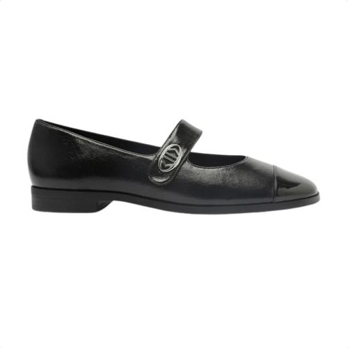 Sapatilha Feminina Arezzo Cap Toe Preta